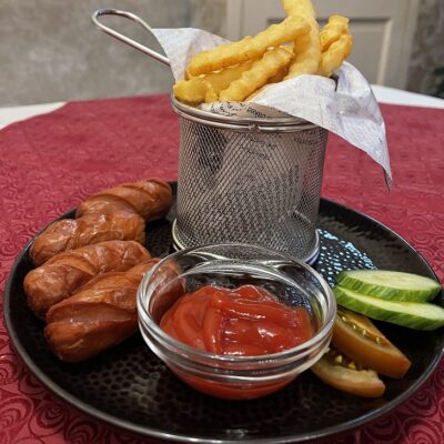 Grill viinerid friikartuligaГриль сосиски с картофелем friiGrilled wieners with french fries